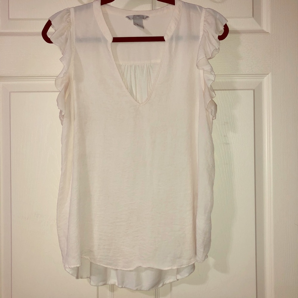Cream V-Neck Tunic Blouse SIZE: MEDIUM
